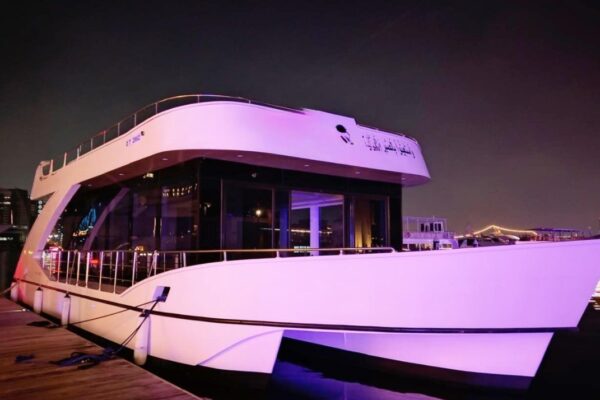 Luxury Yacht Cruise Dubai Marina